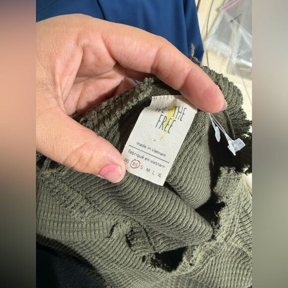 FREE PEOPLE GREEN WAFFLE LONG
SLEEVE/TUNIC - Picture 6 of 6